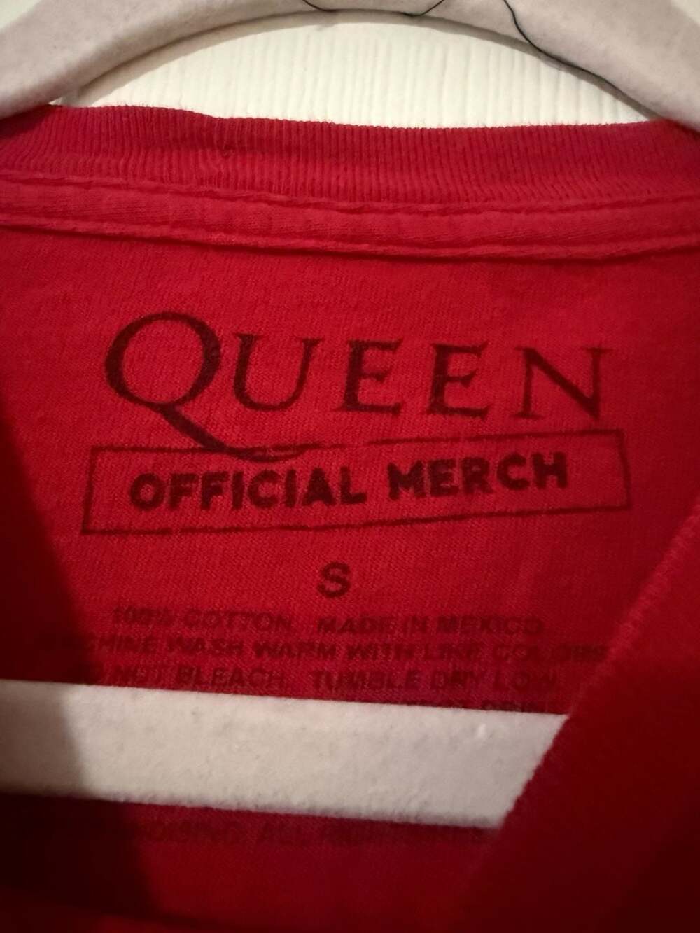 Queen Another One Bites The Dust T-Shirt Size S Red Official Merch - Picture 2 of 3